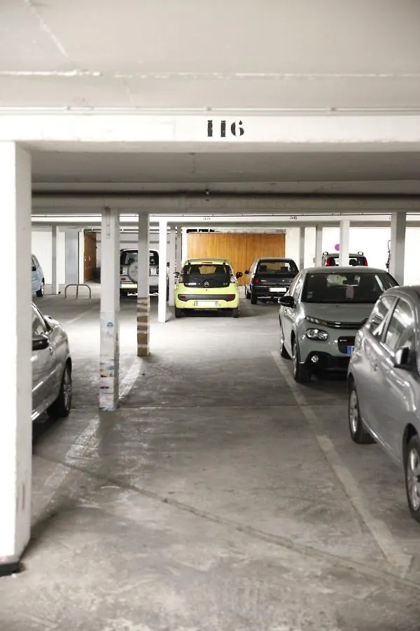Cannes Cinema Festival Apartment: Netflix, IPTV & Free Parking